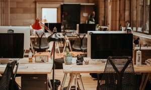 Kantor Tempat Kerja Translator