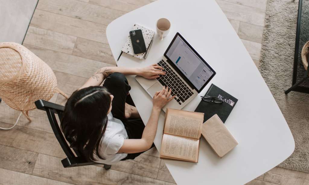 lowongan freelance translator English Indonesia