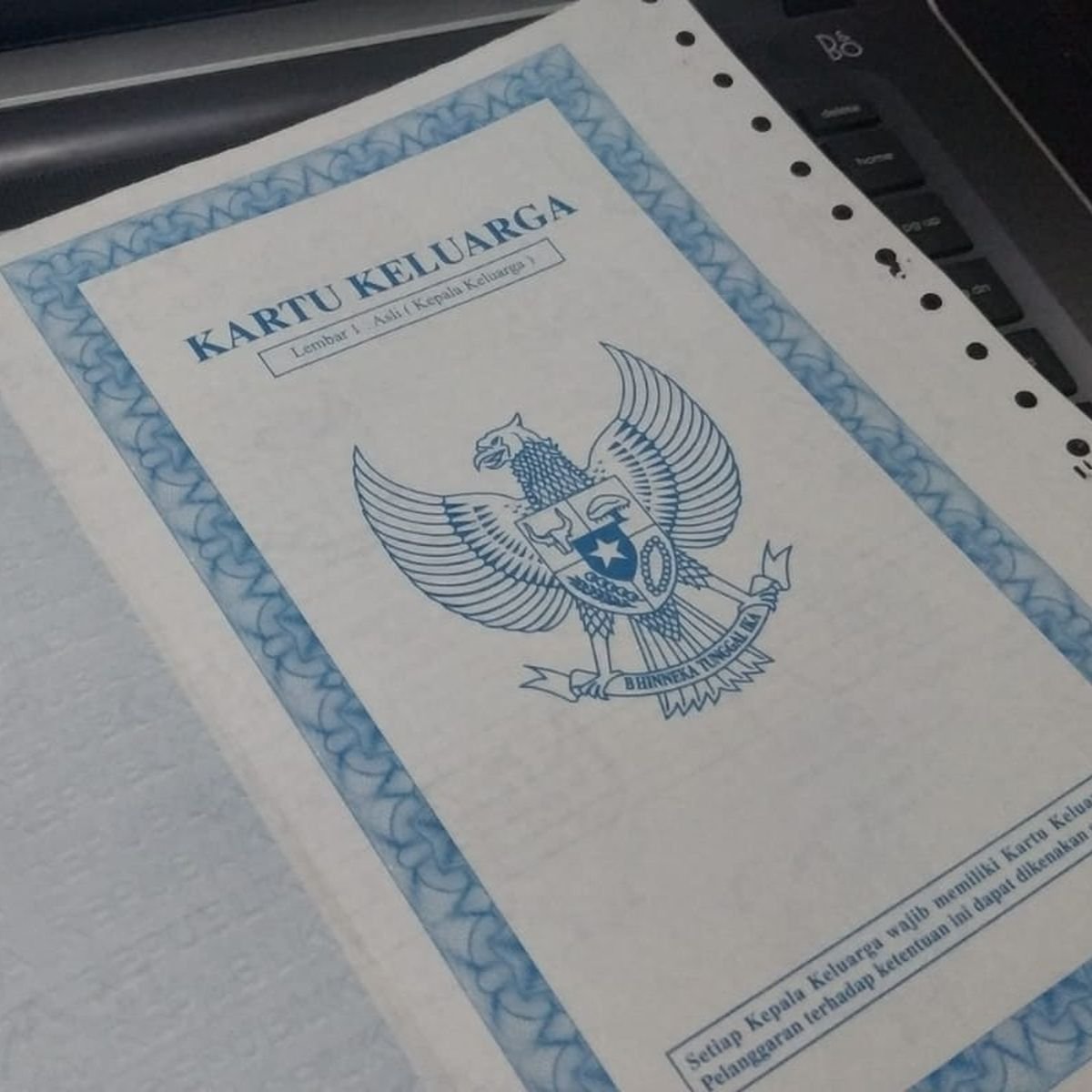 Bahasa Inggris Kartu Keluarga: Istilah Resmi & Jasa Translate (2026)